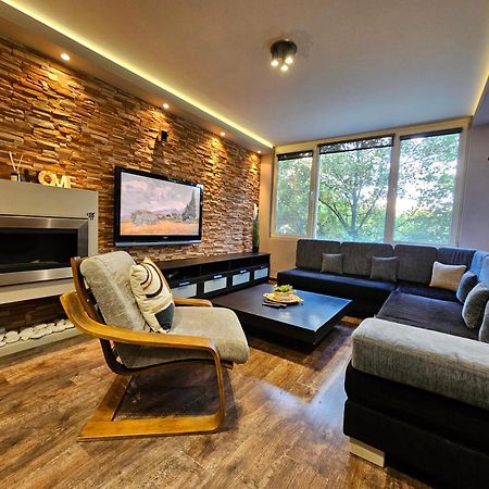 Rea Mladost - Easy Access To Metro, Ideal Location Sofia Esterno foto