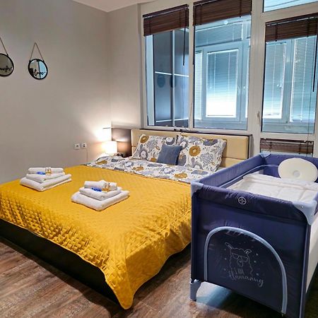 Rea Mladost - Easy Access To Metro, Ideal Location Sofia Esterno foto