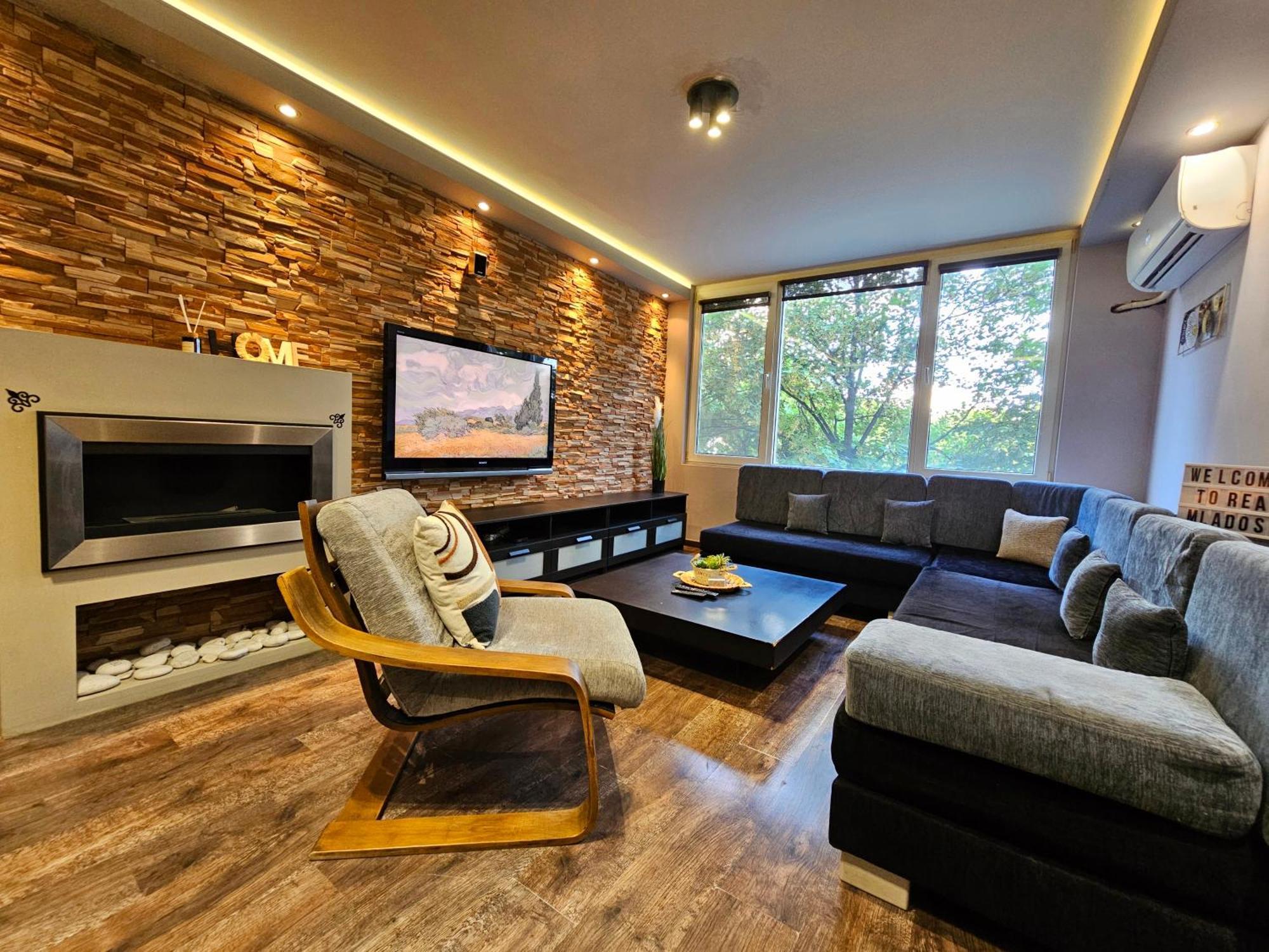 Rea Mladost - Easy Access To Metro, Ideal Location Sofia Esterno foto