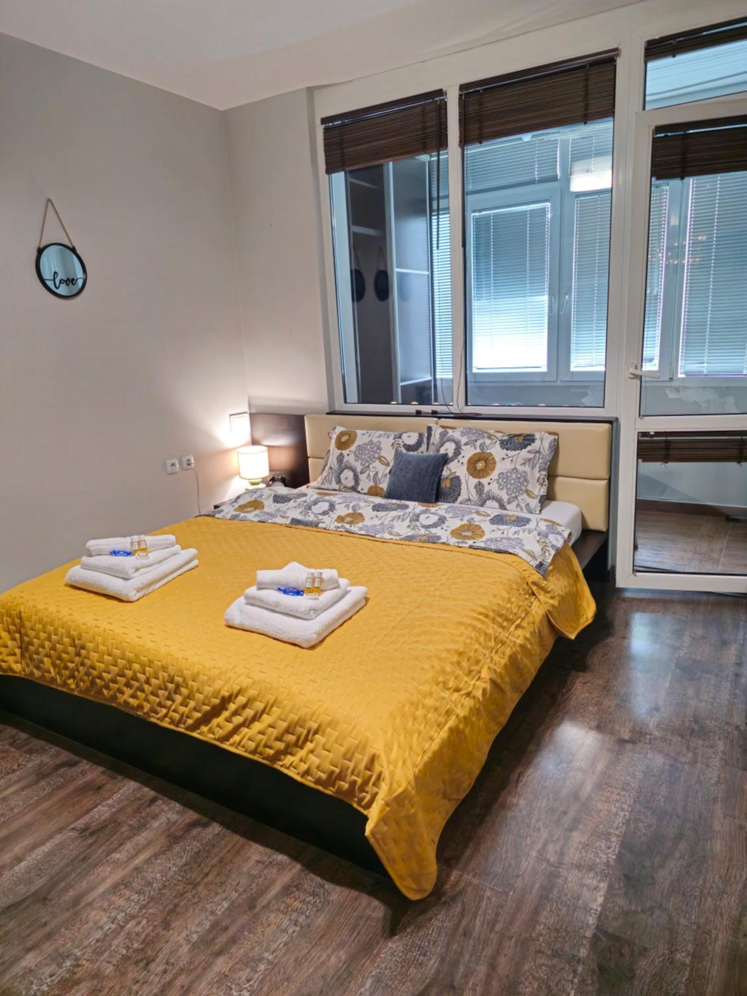 Rea Mladost - Easy Access To Metro, Ideal Location Sofia Esterno foto